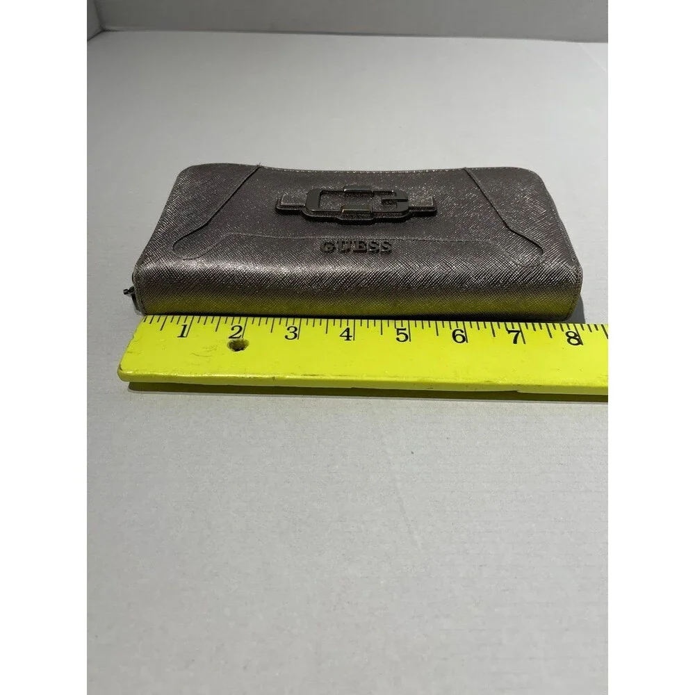 Guess Wallet - Picture 5 of 11